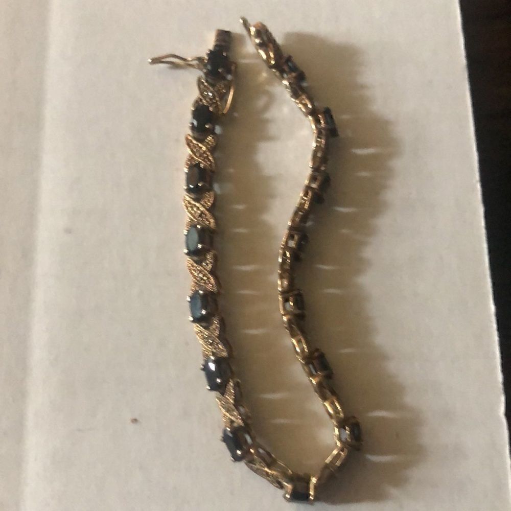VNT Sterling Onyx Stunning Bracelet 8” Long